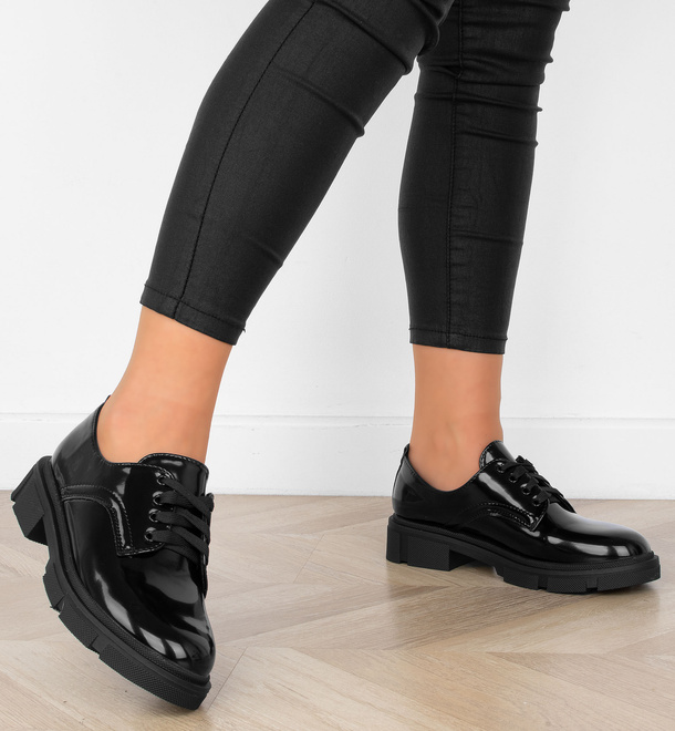 CZARNE MOKASYNY SZNUROWANE LAKIEROWANE PÓŁBUTY ROBIN 5