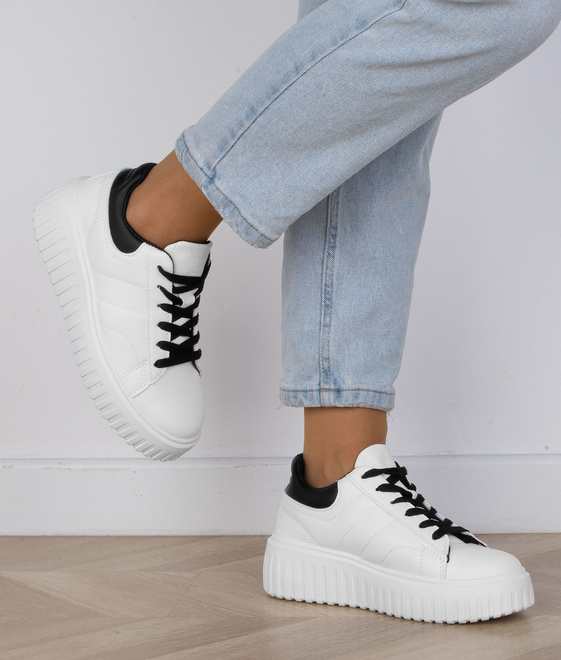 BIAŁE SNEAKERSY TRAMPKI KLASYCZNE NA PLATFORMIE TRICK