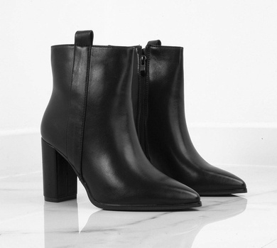 CZARNE OCIEPLANE BOTKI NA SŁUPKU EDWIN