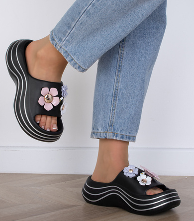 CZARNE LEKKIE KLAPKI SANDAŁY Z OZDOBAMI MARIKA