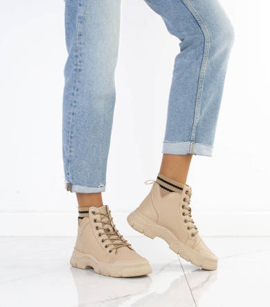 BEŻOWE OCIEPLANE BOTKI TRAPERY