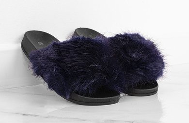 GRANATOWE GUMOWE KLAPKI Z FUTERKIEM FLUFFI