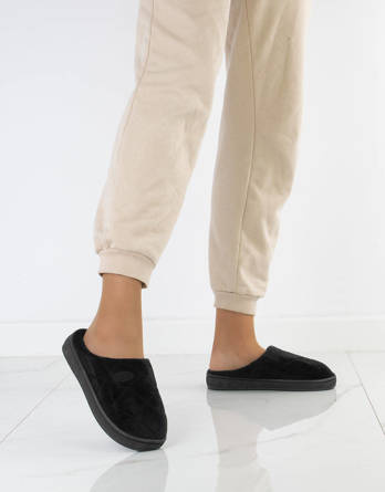 CZARNE OCIEPLANE KAPCIE KLAPKI