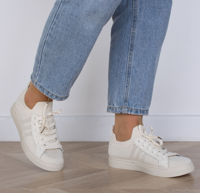 BEŻOWE TENISÓWKI AŻUROWE SZNUROWANE ODETTE