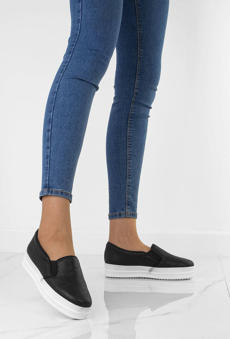 CZARNE TRAMPKI TENISÓWKI SLIP ON RIN 7