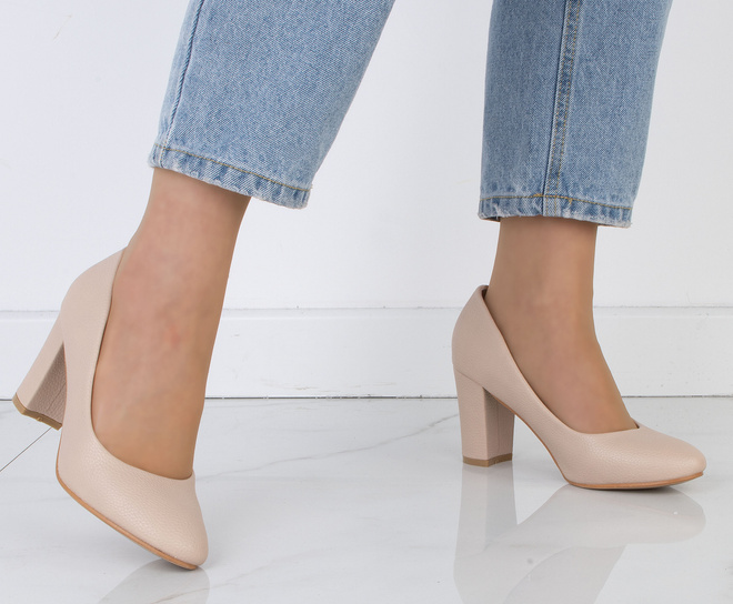 DAMSKIE CZÓŁENKA BEŻOWE KLASYCZNE NA SŁUPKU ARIELA 5