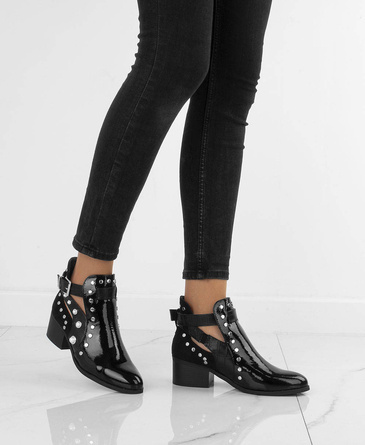 CZARNE BOTKI LAKIEROWANE Z DŻETAMI DAMSKIE MID