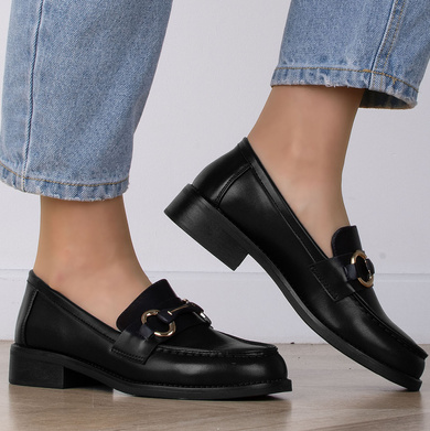 CZARNE MOKASYNY MATOWE Z ŁAŃCUCHEM PORTO