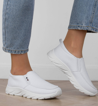 BIAŁE DAMSKIE TENISÓWKI CZESZKI