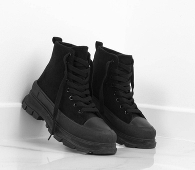 CZARNE WYSOKIE OCIEPLANE TRAMPKI KENEDI