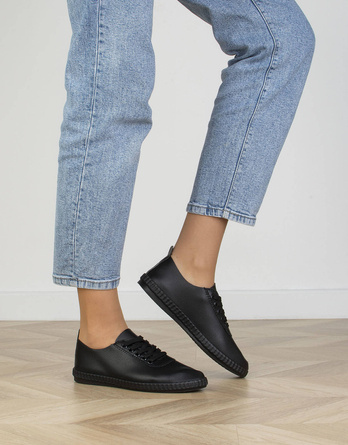 CZARNE TRAMPKI TENISÓWKI SKÓRZANE