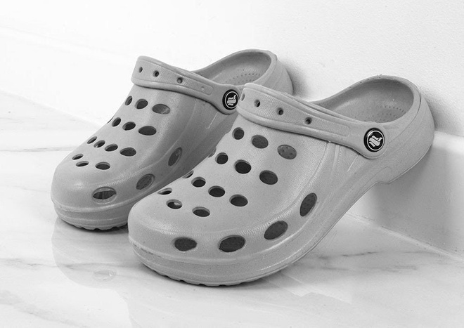 SZARE LEKKIE KLAPKI CHODAKI KROKSY  5