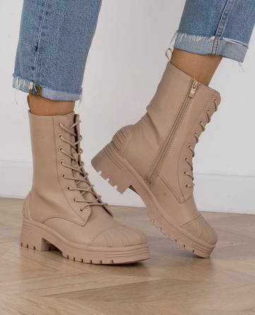 BEŻOWE BOTKI GLANY TRAPERY NA PLATFORMIE SKÓRZANE SUNDY
