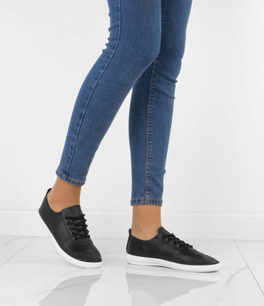 CZARNE TRAMPKI TENISÓWKI SKÓRZANE