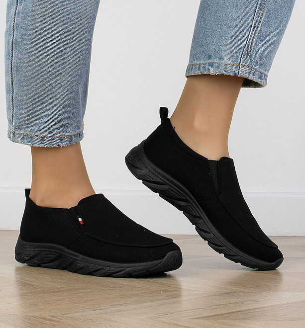 CZARNE TENISÓWKI TRAMPKI CZESZKI WSUWANE SLIP ON 8